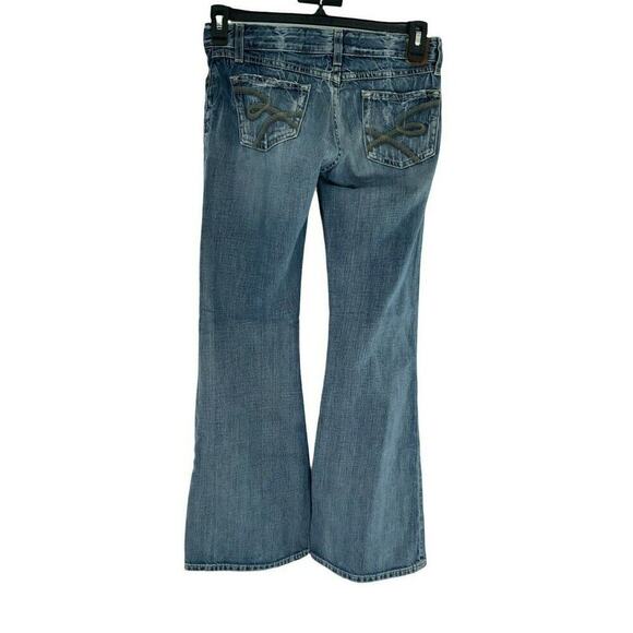 BKE Star Jeans Womens Size 28/6 Bootcut Flare Bottom Pockets Whiskers Denim - Picture 2 of 11